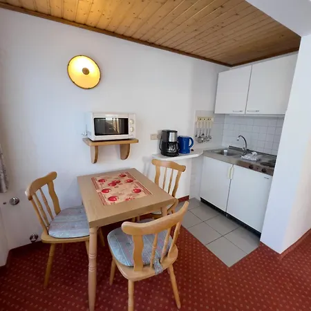 Haus Christel Apartmanhotel 3*