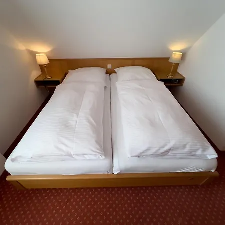 מלון דירות Haus Christel 3*