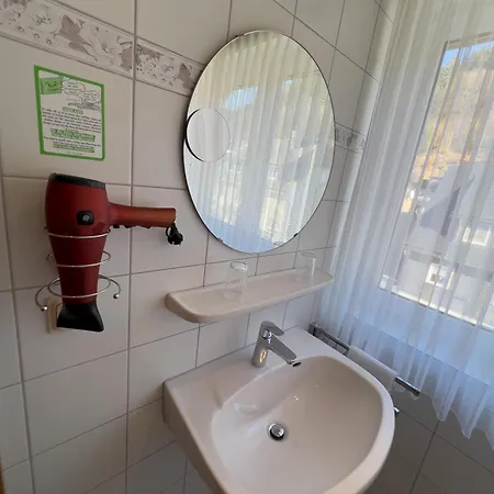 מלון דירות Haus Christel 3*